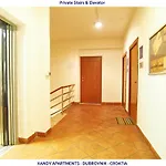 Xandy Apartman *